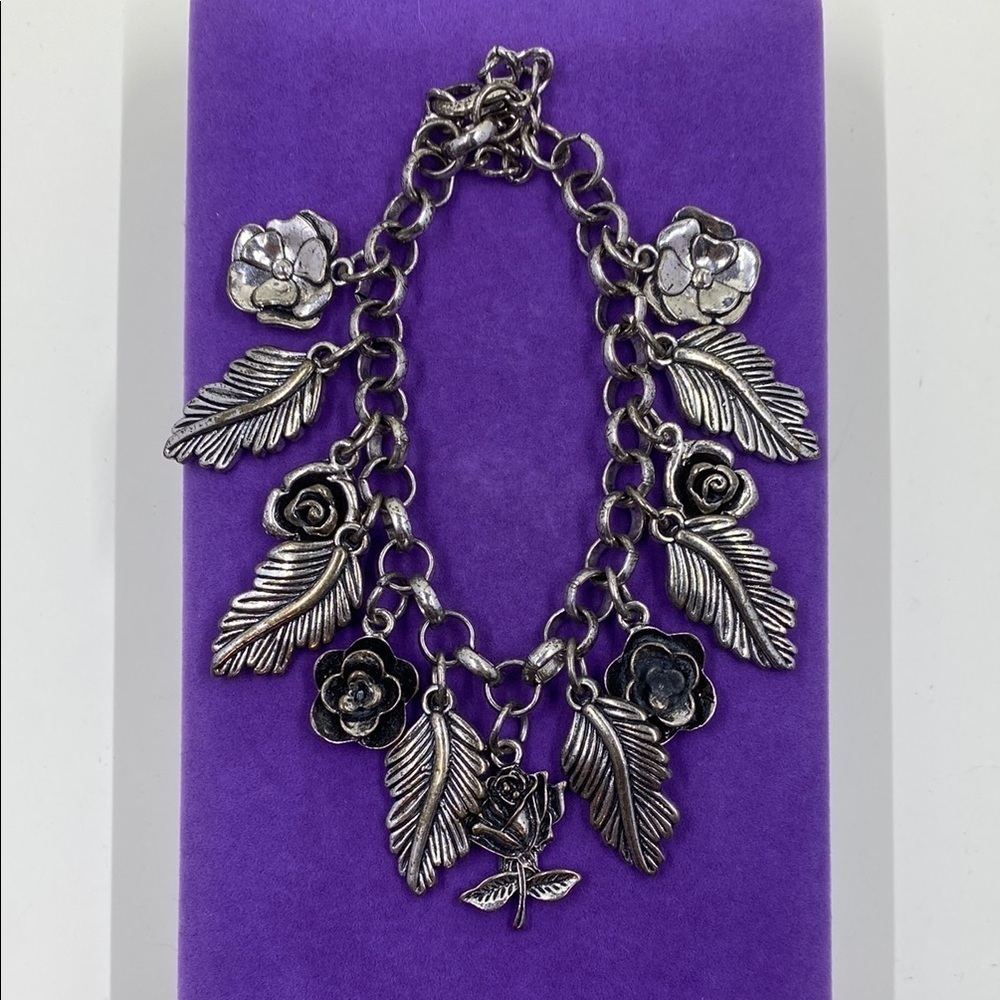 💛 Classic Silver Flower & Leaf Charm Bracelet